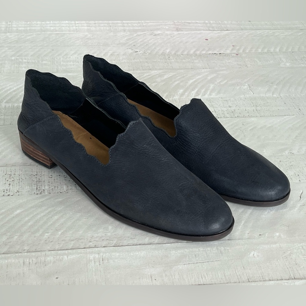 Women’s Lucky Brand Chaslie Scalloped
Leather Black Loafers Size 11